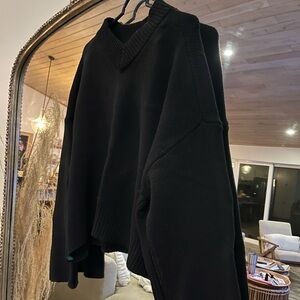 GAP Women's cash soft Black V-Neck Sweater